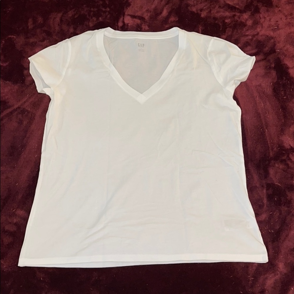 White Gap V-Neck T-shirt, never worn, size Large